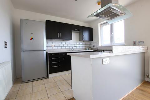 3 bedroom flat to rent, Whitestone Way, Croydon, CR0