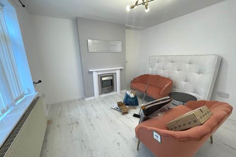 2 bedroom terraced house to rent, Austrey Avenue, Nottingham