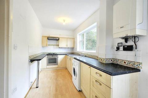 2 bedroom terraced house to rent, Austrey Avenue, Nottingham