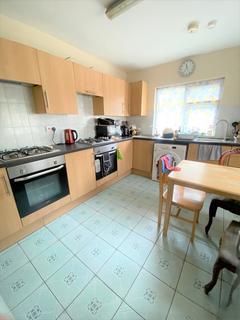 1 bedroom in a house share to rent, Creighton Road, London N17