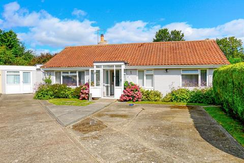 4 bedroom detached bungalow for sale, Holly Drive, Littlehampton BN17