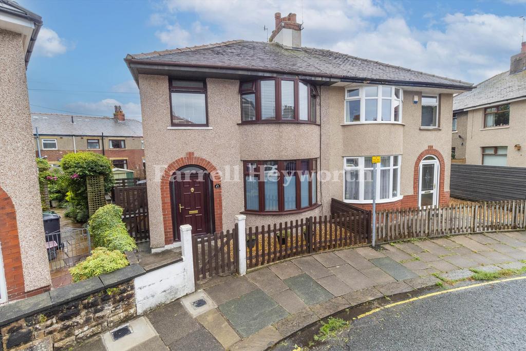 Lincoln Road, Lancaster LA1 3 bed semidetached house to rent £1,050