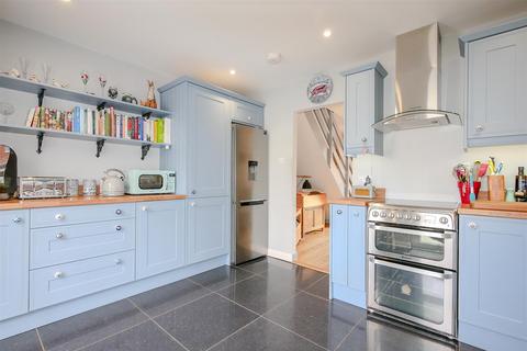11 Flemming Avenue, Chalgrove, Oxford, OX44 7SN