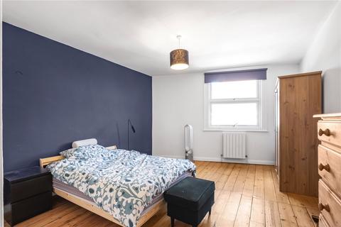 2 bedroom penthouse for sale, Silmore Lodge, Dinsmore Road, Balham, London, SW12