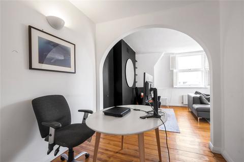 2 bedroom penthouse for sale, Silmore Lodge, Dinsmore Road, Balham, London, SW12