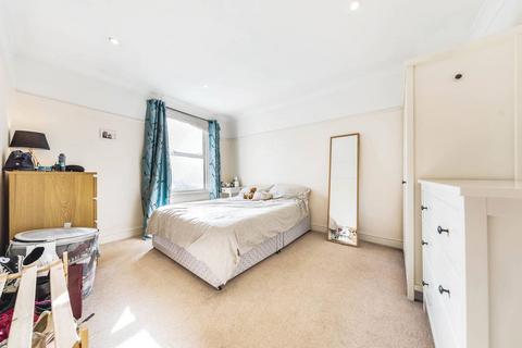 2 bedroom flat to rent, Eckstein Road, Clapham Junction, London, SW11