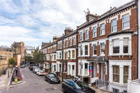 2 bedroom flat to rent, Eckstein Road, Clapham Junction, London, SW11