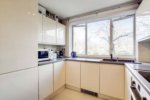 2 bedroom flat for sale, O'Leary Square, Stepney, London, E1