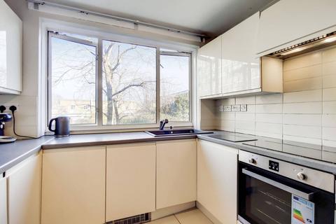 2 bedroom flat for sale, O'Leary Square, Stepney, London, E1