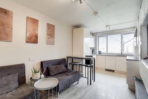 2 bedroom flat for sale, O'Leary Square, Stepney, London, E1