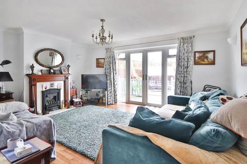 4 bedroom semi-detached house for sale, St James Close, New Malden