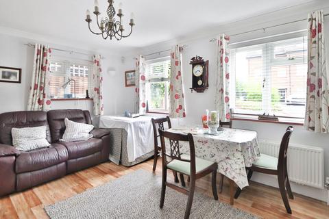 4 bedroom semi-detached house for sale, St James Close, New Malden