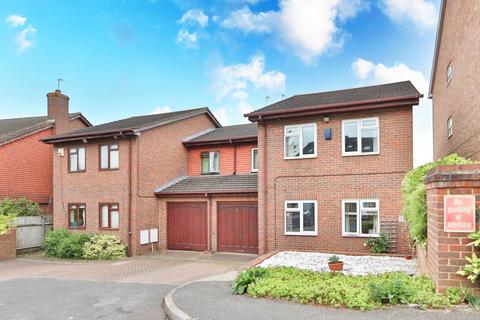 4 bedroom semi-detached house for sale, St James Close, New Malden