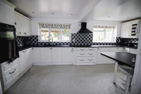 2 Dart, Hockley, Tamworth, B77 5QD