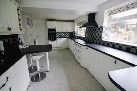 2 Dart, Hockley, Tamworth, B77 5QD