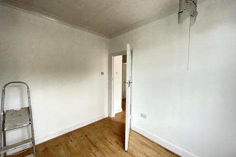 2 bedroom maisonette for sale, Ashbourne Avenue, Harrow HA2