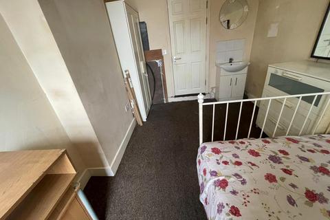 1 bedroom in a house share to rent, Croydon CR0