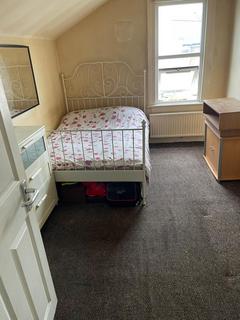 1 bedroom in a house share to rent, Croydon CR0