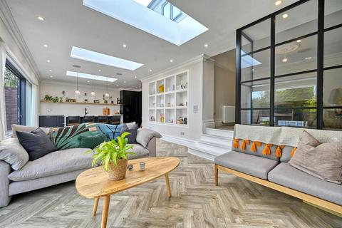 29 Mount Park, Carshalton, SM5 4PR