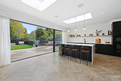 29 Mount Park, Carshalton, SM5 4PR