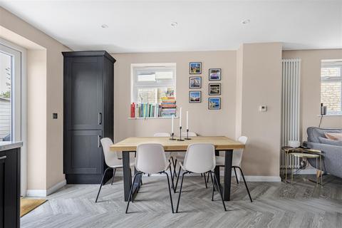 111 Brampton Road, Cambridge, CB1 3HJ