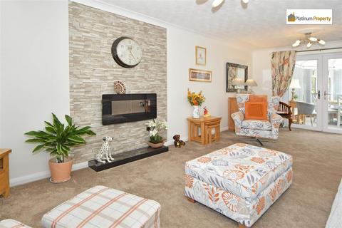 19 Chervil Close, Stoke-on-trent, ST3 7YD