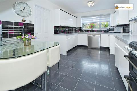 19 Chervil Close, Stoke-on-trent, ST3 7YD
