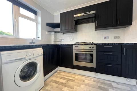 1 Bilsington Close, Chatham, ME5 7NE