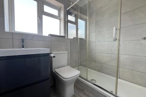 1 Bilsington Close, Chatham, ME5 7NE