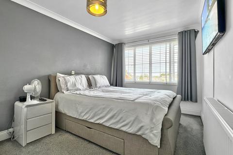 30 Elm Walk, Rayne, Braintree, CM77 6ES