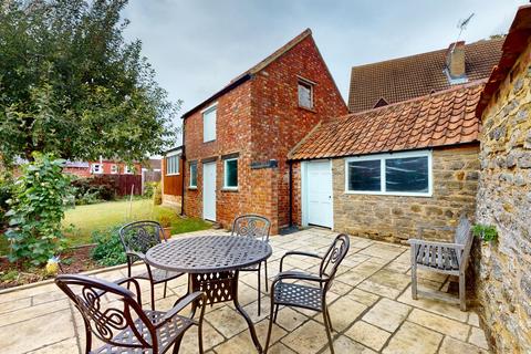 3 bedroom cottage for sale, High Street, Great Doddington, NN29 7TQ