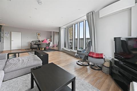 2 bedroom flat for sale, Montagu House, Greenside Road, London W12