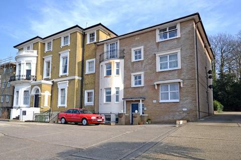 1 bedroom flat to rent, Walton Lodge, 48 Westhill Road, Ryde