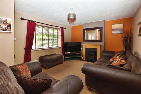 2 bedroom terraced house for sale, Netherton Road, Hull