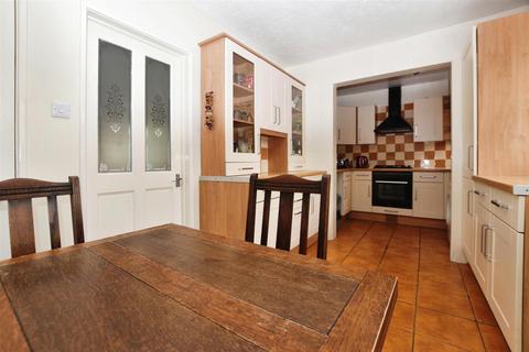 2 bedroom terraced house for sale, Netherton Road, Hull