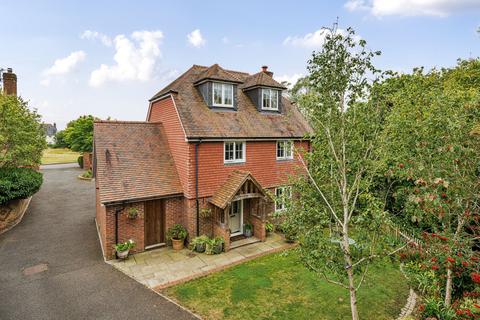 3 bedroom detached house for sale, Morris Drive, Billingshurst, RH14