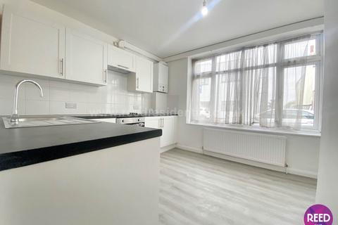 1 bedroom flat to rent, Westborough Road, Westcliff On Sea