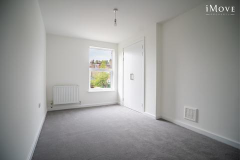 2 bedroom flat to rent, Ivydale Road, London SE15