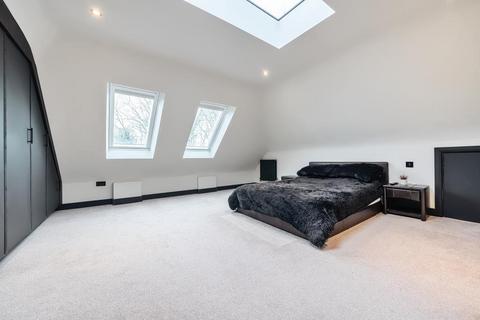 5 bedroom detached bungalow for sale, Holden Road,  London,  N12,  N12