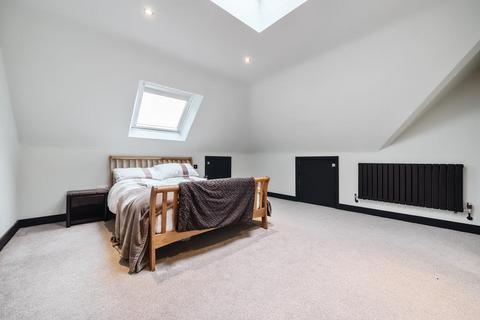 5 bedroom detached bungalow for sale, Holden Road,  London,  N12,  N12