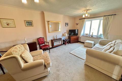 2 bedroom semi-detached bungalow for sale, Lavender Court, Huddersfield