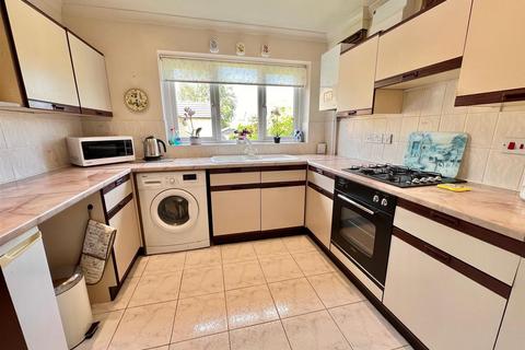 2 bedroom semi-detached bungalow for sale, Lavender Court, Huddersfield