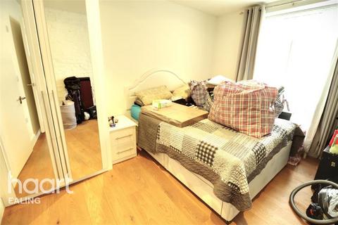 2 bedroom flat to rent, Northfield Road W13