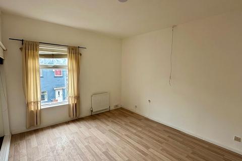 2 bedroom terraced house to rent, Wesley Street, Failsworth, Manchester