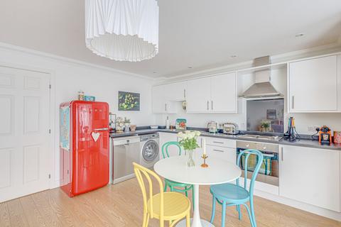 2 bedroom flat for sale, Shakespeare Avenue, Westcliff-on-sea, SS0