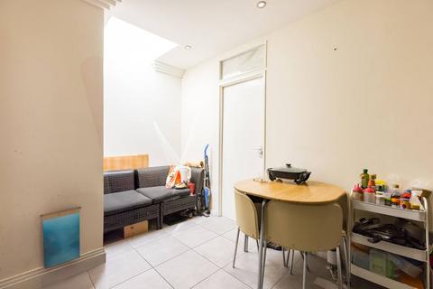 4 bedroom house to rent, Lotus Mews, Archway, London, N19