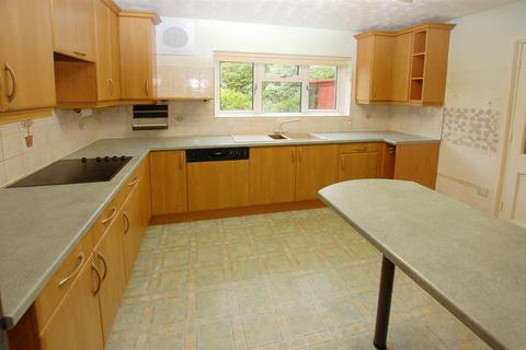 70 Ridgeway Crescent, Tonbridge, TN10 4NR