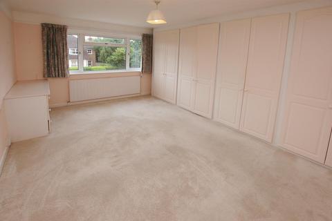 70 Ridgeway Crescent, Tonbridge, TN10 4NR