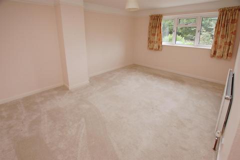 70 Ridgeway Crescent, Tonbridge, TN10 4NR