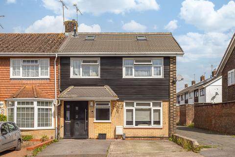 4 bedroom end of terrace house for sale, Medway Road, Crawley RH11